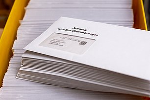Wahlunterlagen im Postkorb